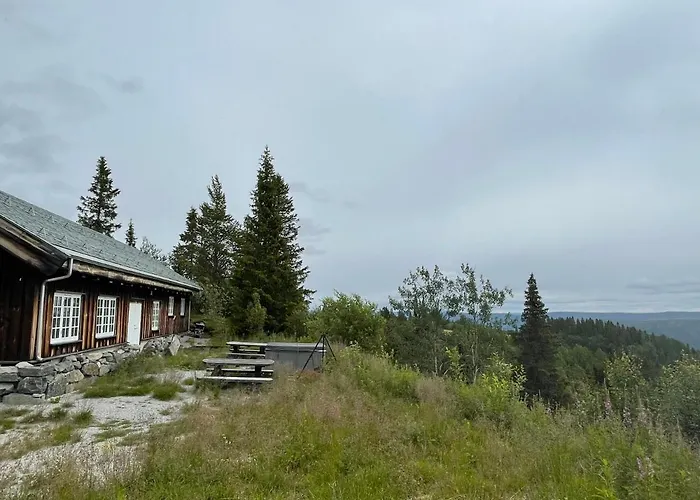 Grindastugu Right By Liatoppen Centre. Ол